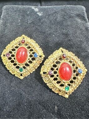 Vtg: Faux Carnelian Cabochon & Multicolored rhinestone Earrings